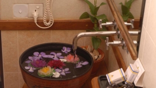 hotelamazingnyaungshwe2