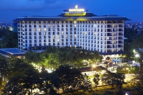 Chatrium Hotel Royal Lake Yangon