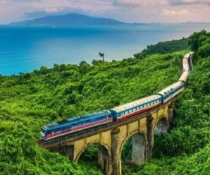 WHY YOU SHOULDN’T MISS THE HUE TO DA NANG HERITAGE TRAIN