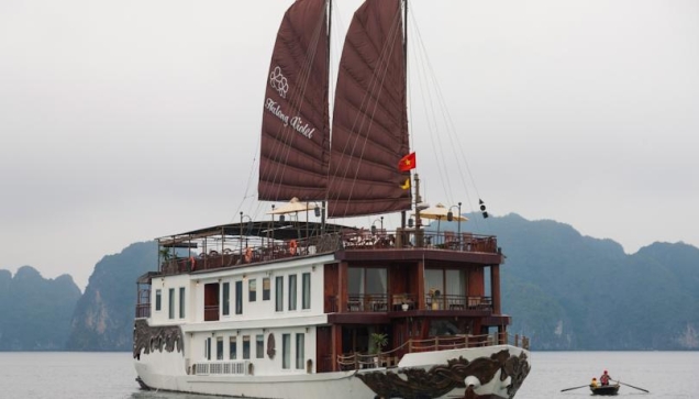 Violet Cruise - Heritage Line