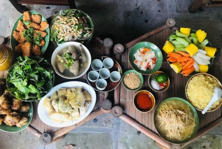 BAT TRANG FEAST - A CULTURAL & CULINARY EXPERIENCE