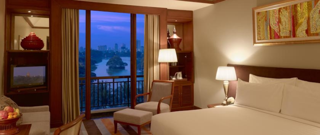 chatriumhotelroyallakeyangon5