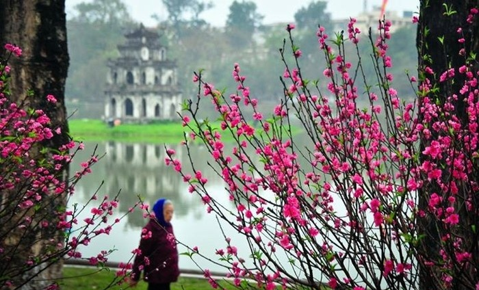 Hoan Kiem Lake 