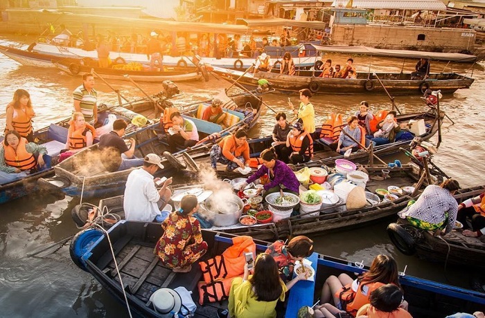 The Mekong Delta Travel Guide Experience #1: Life on the Water