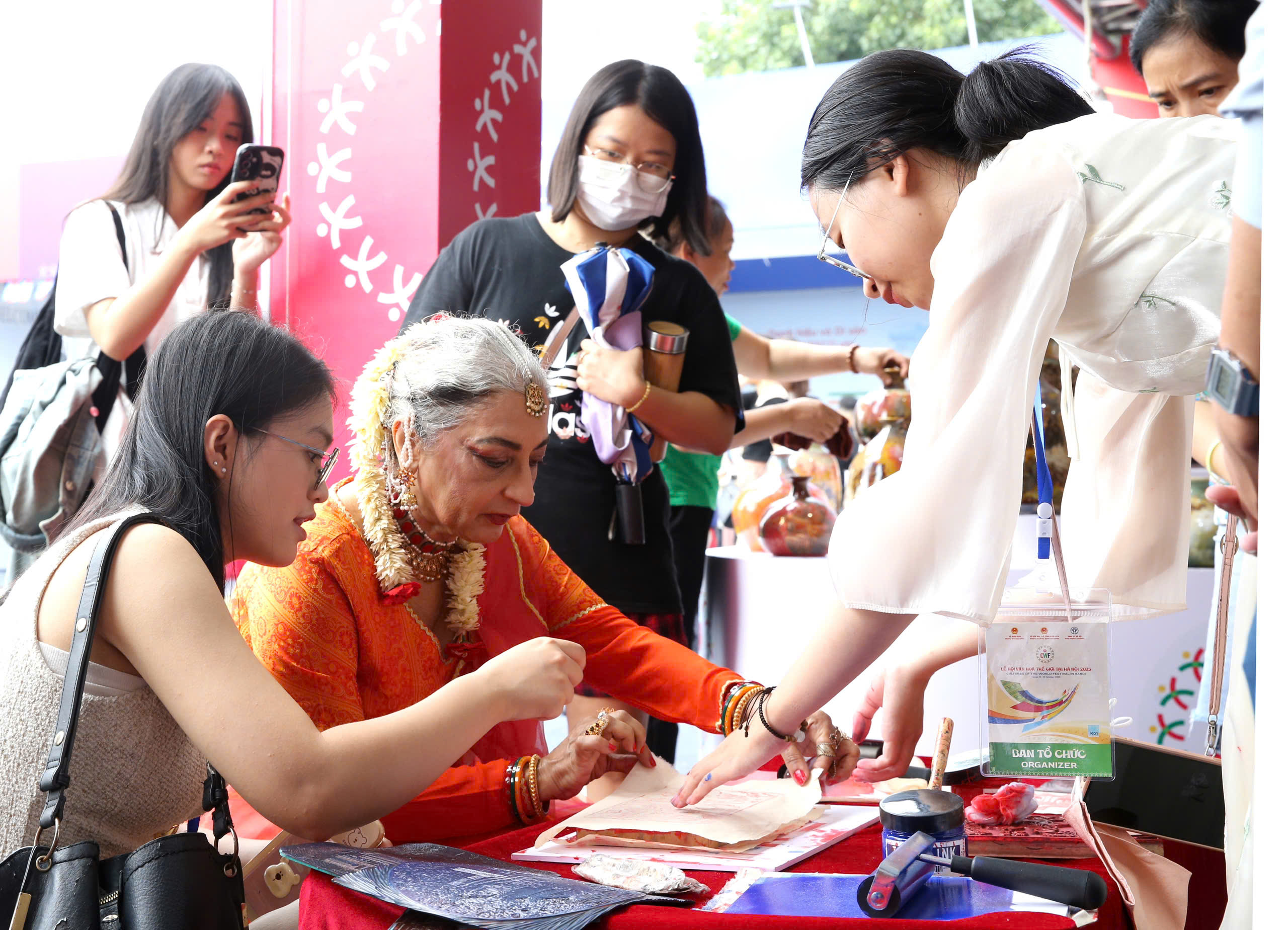 What Tourists Took Away from the World Cultural Festival