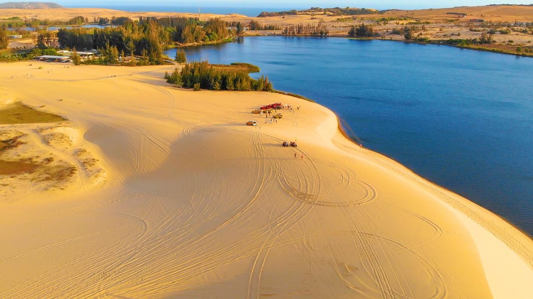 The White Sand Dunes