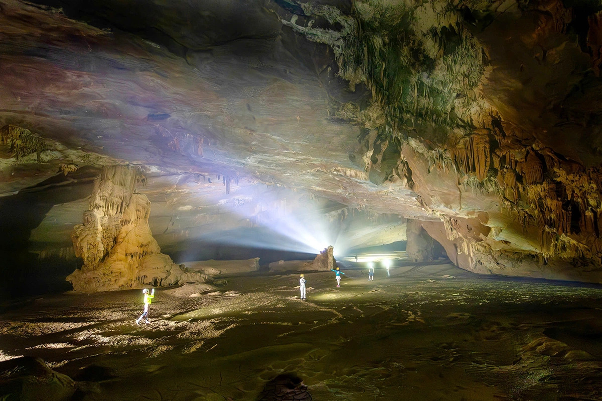 Discover Phong Nha's New Underground Wonder: A Spectacular Stalactite Cave