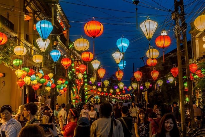 Follow the Glow of Lanterns Through Hoi An’s Ancient Town